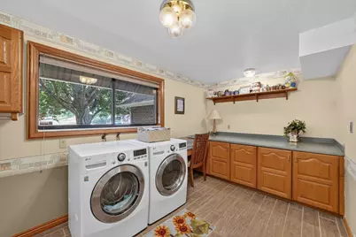 12144 S Mountain Shadow Rd E, Sandy, UT 84092 - Photo 40