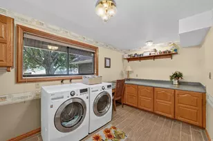 12144 S Mountain Shadow Rd E, Sandy, UT 84092 - Photo 40