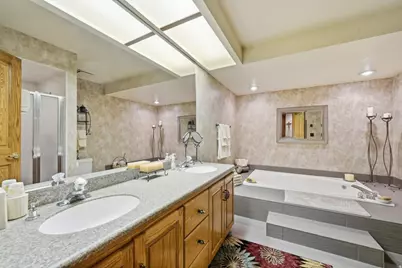 12144 S Mountain Shadow Rd E, Sandy, UT 84092 - Photo 38