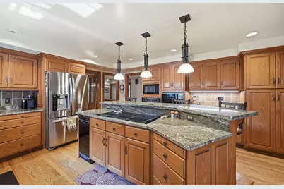 12144 S Mountain Shadow Rd E, Sandy, UT 84092 - Photo 20
