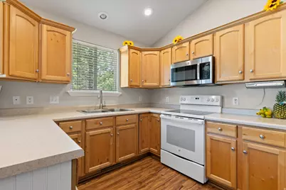 1395 S 260 W, Payson, UT 84651 - Photo 8