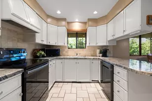 1584 S Sunset Oaks Dr, Salt Lake City, UT 84108 - Photo 12
