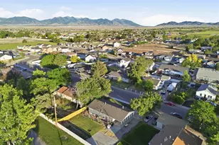229 E Cherry St, Grantsville, UT 84029 - Photo 2