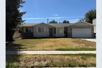 9892 S Roseboro Rd E, Sandy, UT 84092 - Photo 2