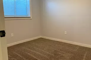 9892 S Roseboro Rd E, Sandy, UT 84092 - Photo 30