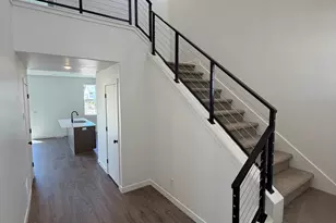 259 W Fushion Ln, Draper, UT 84020 - Photo 4
