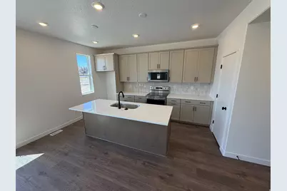 259 W Fushion Ln #123, Draper, UT 84020 - Photo 6