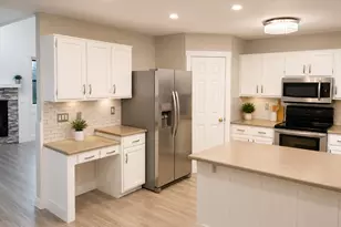 8651 S Harvard Park Dr, Sandy, UT 84094 - Photo 14