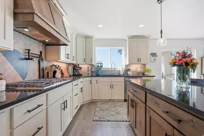 1027 W Seasons View Ct, Lehi, UT 84048 - Photo 8