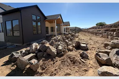 1290 W Caribou Ct, Pleasant View, UT 84414 - Photo 14