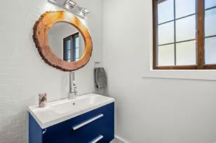 8065 S Over Hill Circle, Cottonwood Heights, UT 84121 - Photo 10