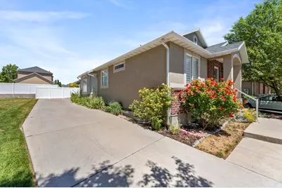 12442 S Saquamish St #210, Riverton, UT 84096 - Photo 2