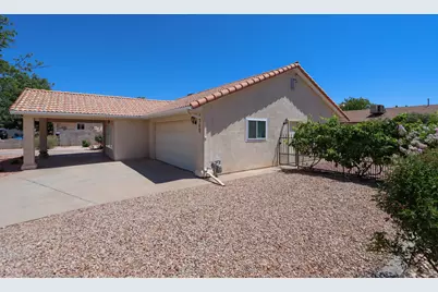 1740 Tamarisk Dr, Santa Clara, UT 84765 - Photo 8