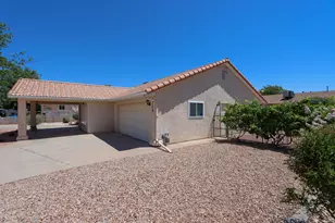 1740 Tamarisk Dr, Santa Clara, UT 84765 - Photo 8