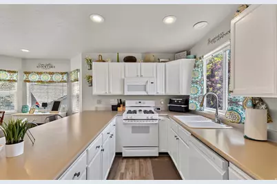 2561 W 1650 N, Lehi, UT 84043 - Photo 8