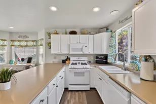 2561 W 1650 N, Lehi, UT 84043 - Photo 8