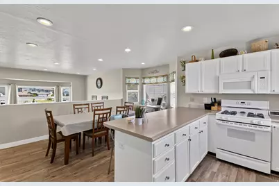 2561 W 1650 N, Lehi, UT 84043 - Photo 10