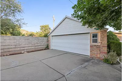 2180 E 2700 S, Salt Lake City, UT 84109 - Photo 28