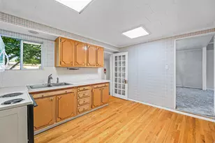 2180 E 2700 S, Salt Lake City, UT 84109 - Photo 10