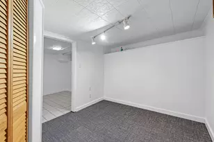 2180 E 2700 S, Salt Lake City, UT 84109 - Photo 22