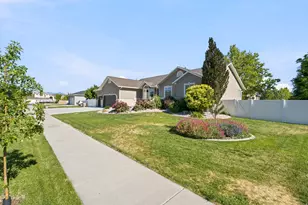 333 E Rosewood Park Ln, Draper, UT 84020 - Photo 6