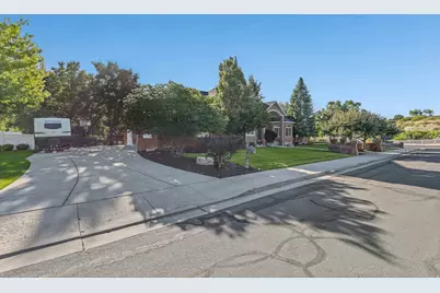 10664 S Trailridge Cir, Sandy, UT 84092 - Photo 88