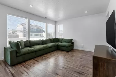 703 W 950 S, Springville, UT 84663 - Photo 8