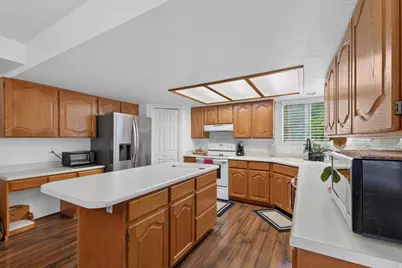 866 N 325 W, Kaysville, UT 84037 - Photo 12