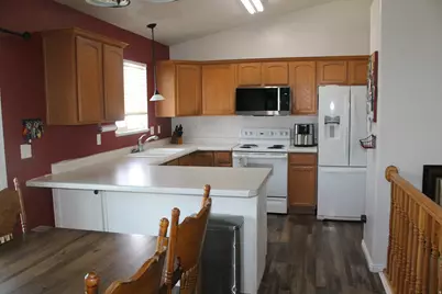 349 N Bluff St, Providence, UT 84332 - Photo 4
