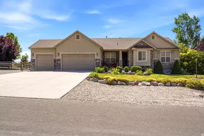 7145 N Ridge Rd W, Lake Point, UT 84074 - Photo 2