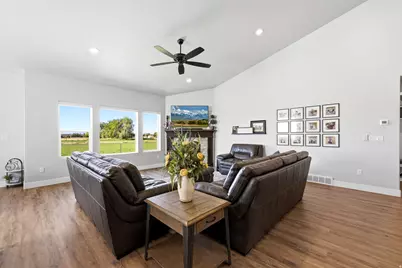 3051 W 725 N, Layton, UT 84041 - Photo 8