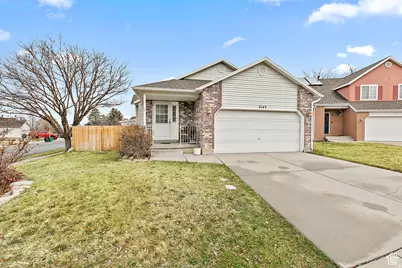 2143 E Alta Cove Cir, Sandy, UT 84093 - Photo 2