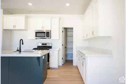 572 W 1775 N #102, Harrisville, UT 84404 - Photo 2