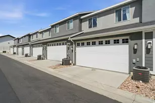 2806 N Fighting Falcon St, Layton, UT 84040 - Photo 4
