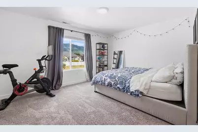 2806 N Fighting Falcon St, Layton, UT 84040 - Photo 16