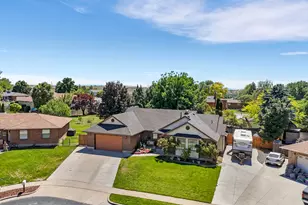 5558 S 400 W, Washington Terrace, UT 84405 - Photo 2