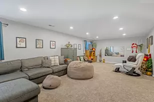 5558 S 400 W, Washington Terrace, UT 84405 - Photo 22