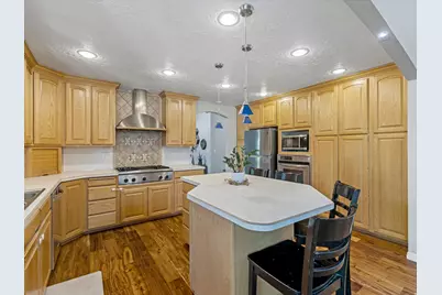 5558 S 400 W, Washington Terrace, UT 84405 - Photo 10