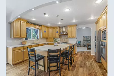 5558 S 400 W, Washington Terrace, UT 84405 - Photo 8