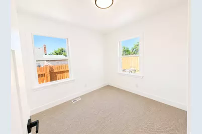 278 N 1st St, Tooele, UT 84074 - Photo 8