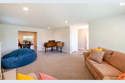 2387 E Beacon Dr, Salt Lake City, UT 84108 - Photo 12