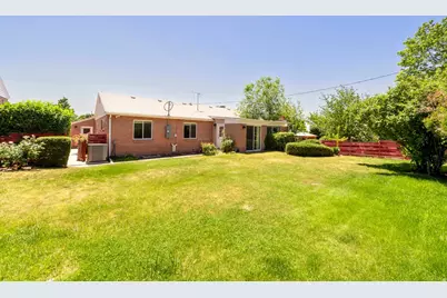 2387 E Beacon Dr, Salt Lake City, UT 84108 - Photo 10
