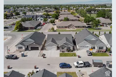 1274 W Hendrix St, Riverton, UT 84065 - Photo 2