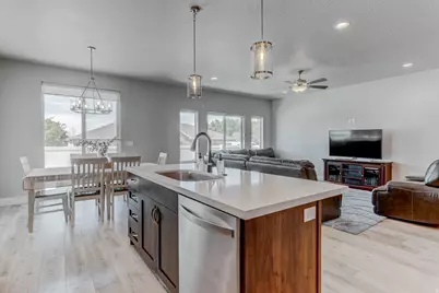 1274 W Hendrix St, Riverton, UT 84065 - Photo 10