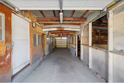 555 W 300 N, Clearfield, UT 84015 - Photo 32