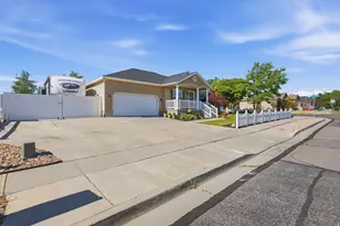 5467 W Mayflower St, West Jordan, UT 84081 - Photo 2