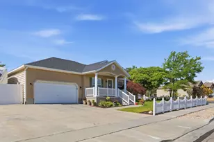 5467 W Mayflower St, West Jordan, UT 84081 - Photo 2