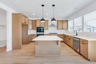 189 N Woodrun Wy, Saratoga Springs, UT 84045 - Photo 2