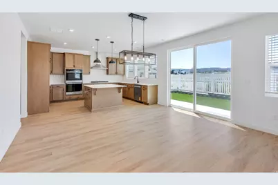 189 N Woodrun Way, Saratoga Springs, UT 84045 - Photo 6