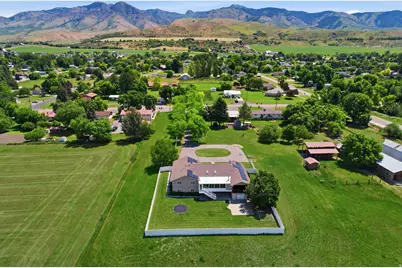 165 N State St, Richmond, UT 84333 - Photo 4